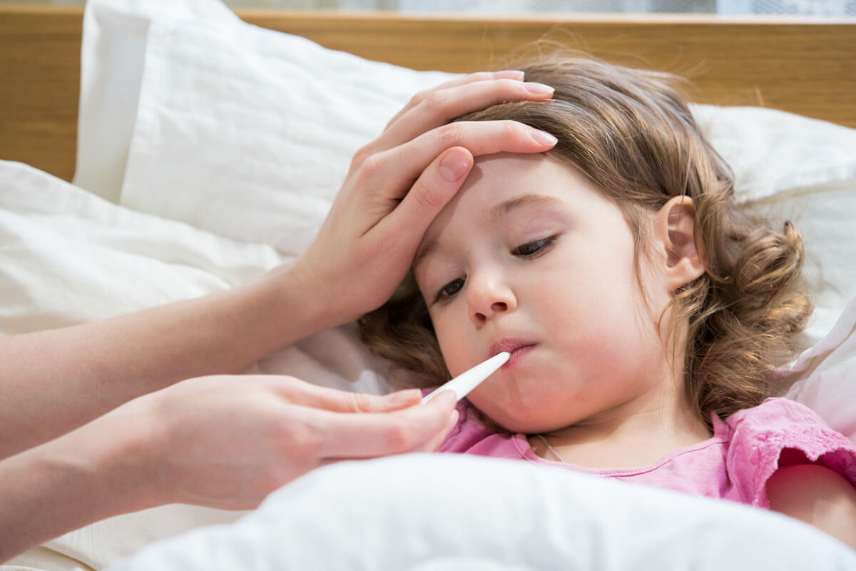  Fiebersäfte für Kinder enthalten meist Ibuprofen.
